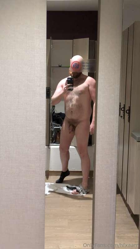 Little gym photo shoot Also that stain on the window lol (no..