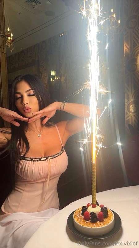 Bday LIVE!!! See you guys tonight 1am EST 😈🎂