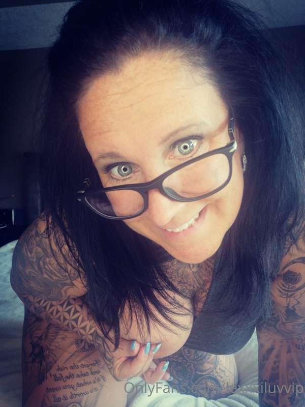 Morning Luvs....happy freaky Friday! 😈