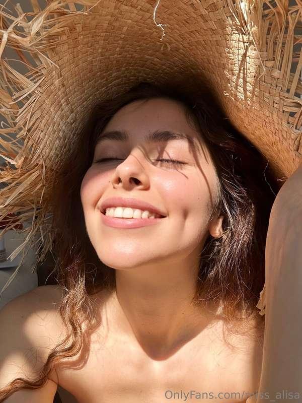 Woke up smiling today😃 no specific reason, just one of those..