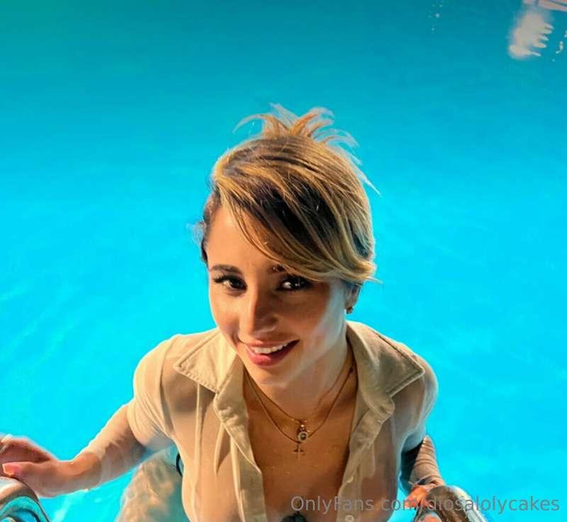 Plop it on my face big boy 🍆 I'm staying in tonight and rati..