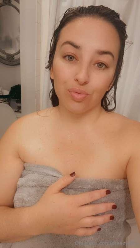 Fresh out of the shower 💋