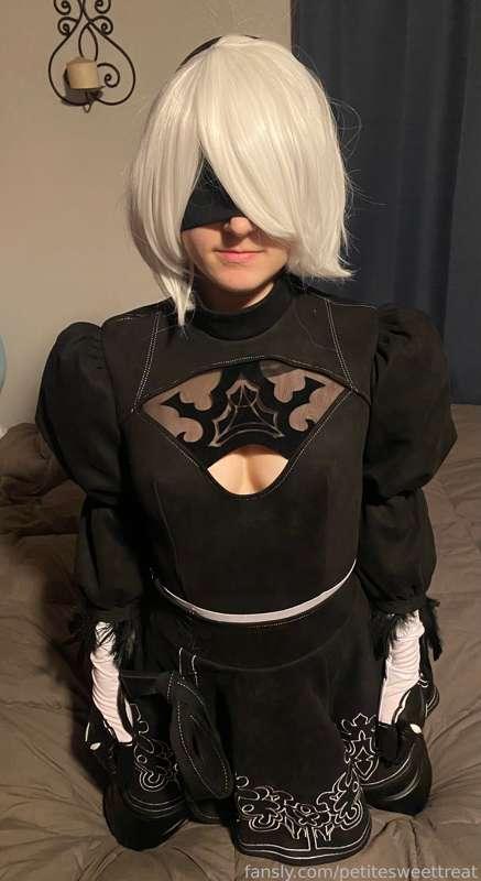 Beautiful 2B cosplay outfit gifted by a good friend and subscriber! ❤️❤️ So excited to show it off and do some content with it 😉

#cosplay #nier #nierautomata #2b #automata