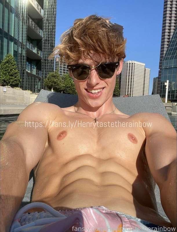 henrytastetherainbow image #1