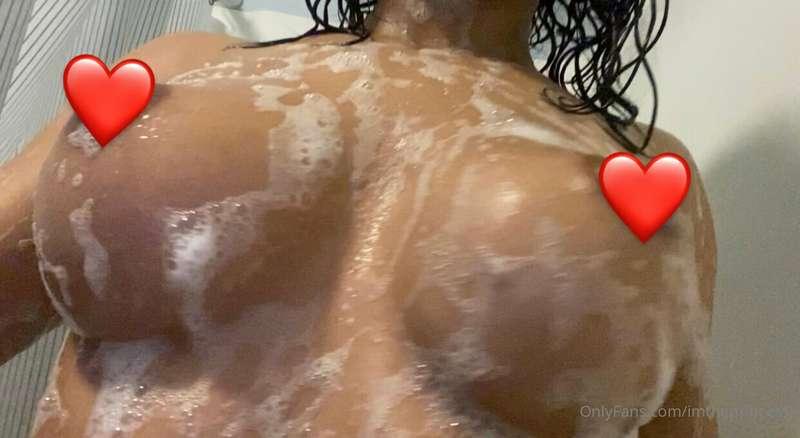 This ss is from a slow mo video I have with my titties and i..