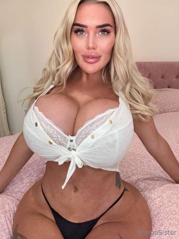 Add my titty twin right now!! It’s totally free to join!!!ht..