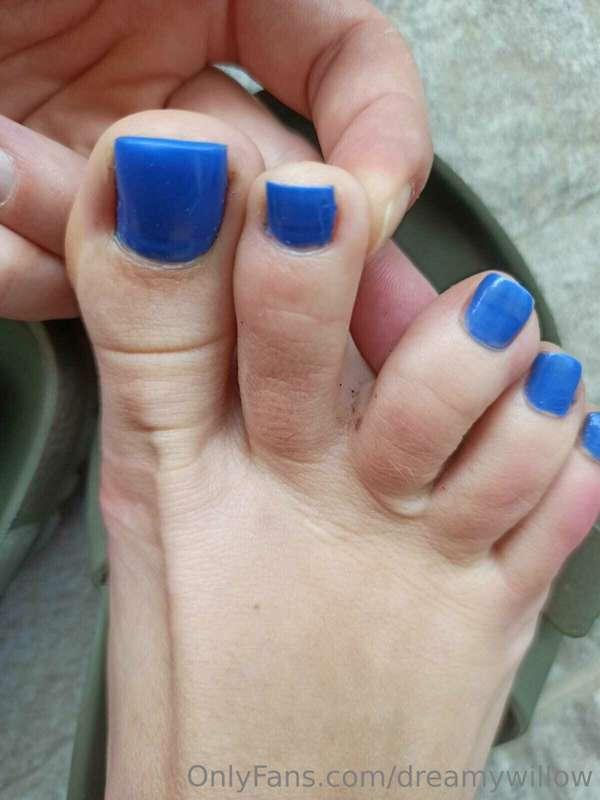 Toe jammin...