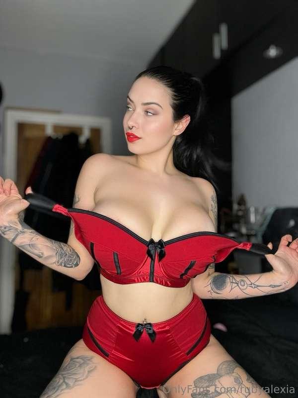 Had the naughtiest dreams last night 🥵