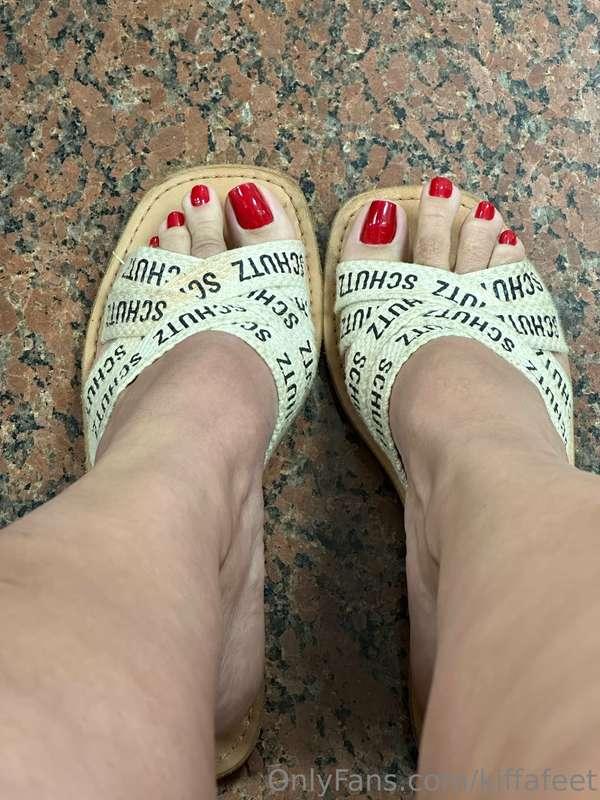New red pedicure