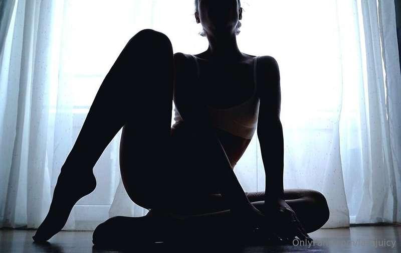 In the dark, imagination runs wild. 💦