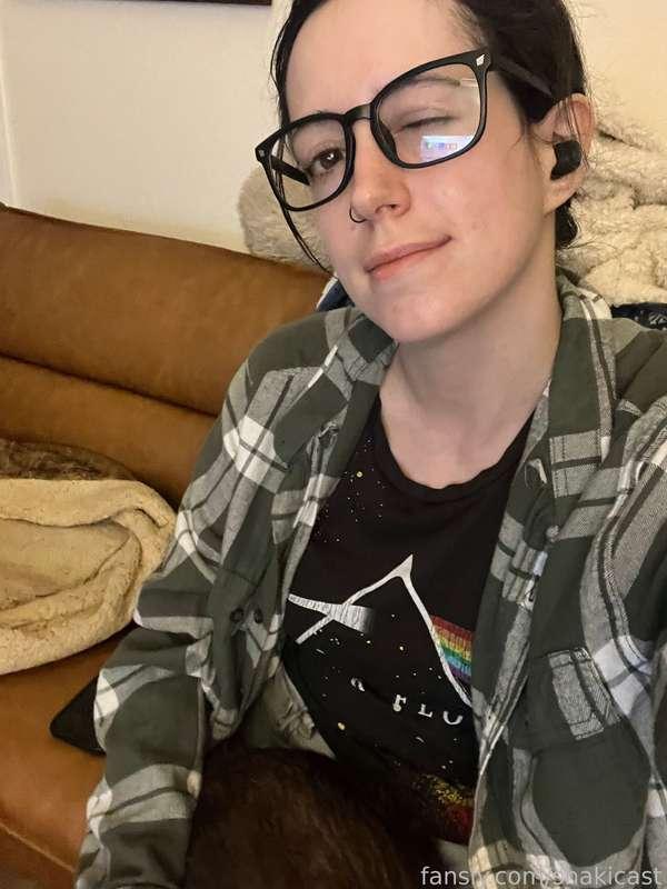 How do you like my glasses? 