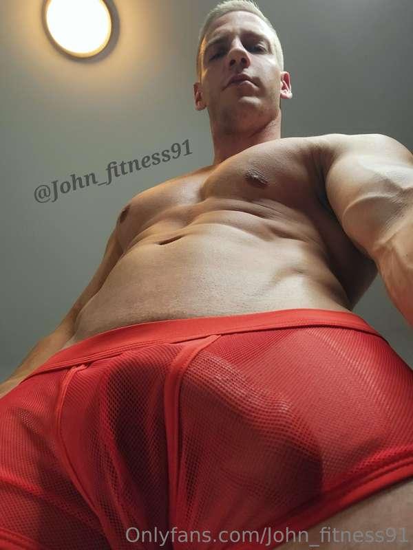 Grab it & shove it in the back of your troath 👅💦