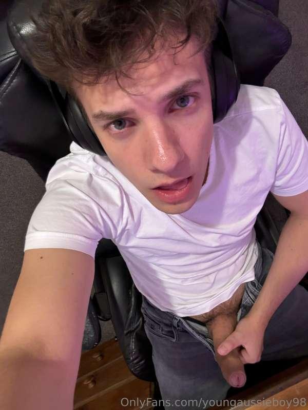 Catch me wanking and help me out