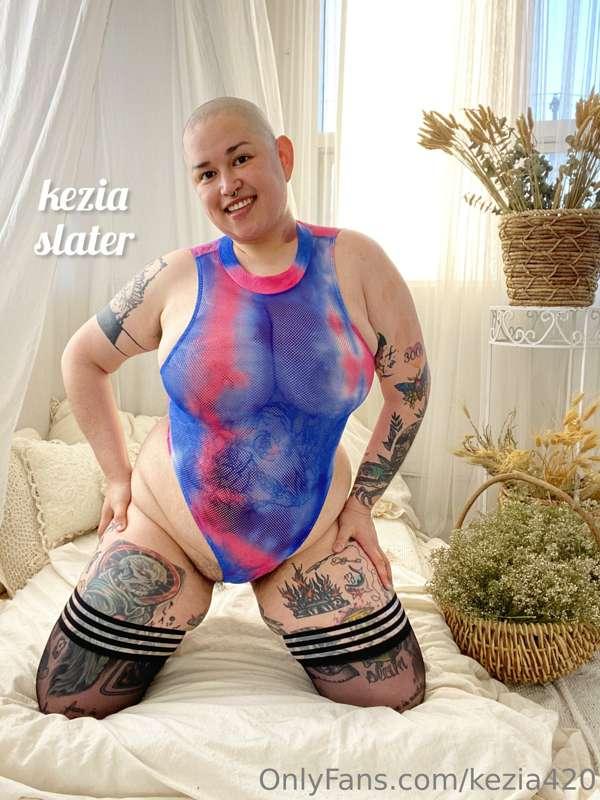 Love seeing me in super tight outfits?😜😜