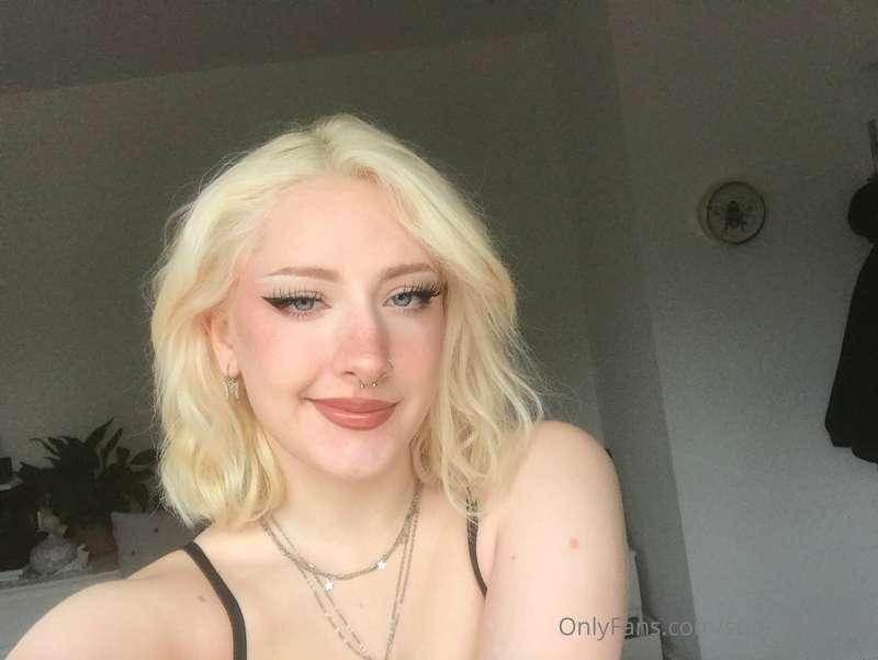 sunfl0werdoll image #3