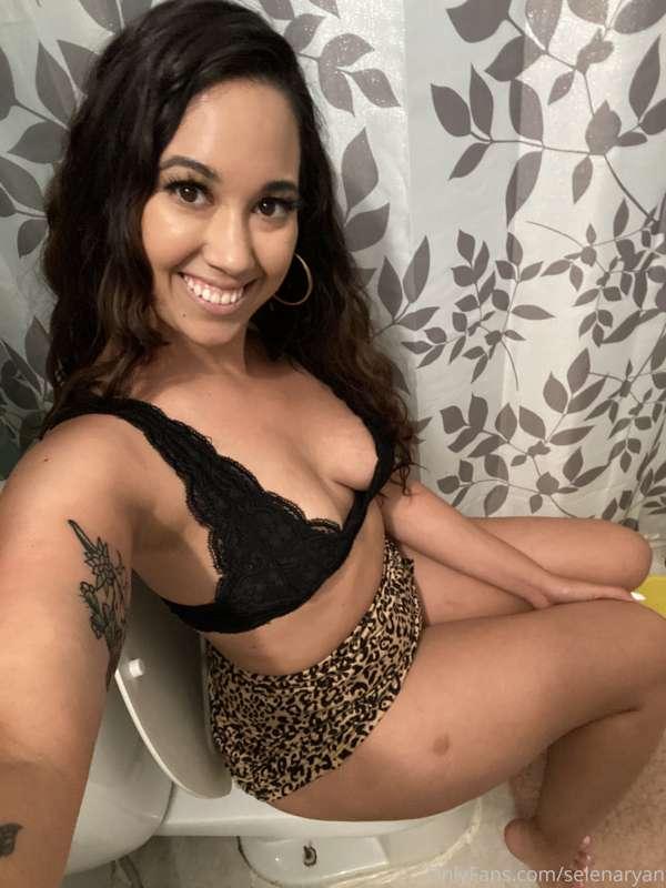 ***REBILLERS*** are getting a bathroom video sent to their D..