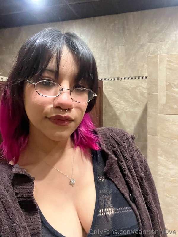 This is what a good girl looks like. But I can be bad too. 😇