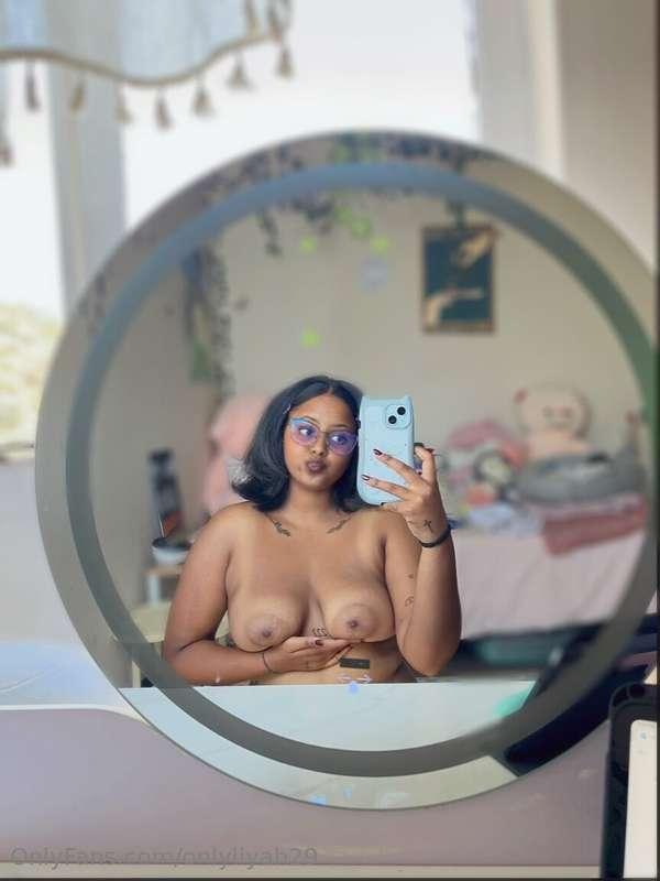 onlyliyah29 image #1