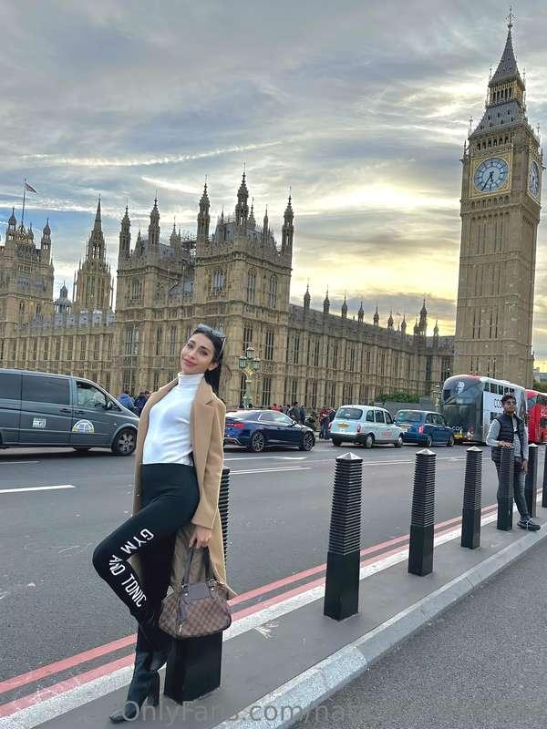 Holiday in London, Uk 🇬🇧🫶🏻
Any British guy wanna have some f..