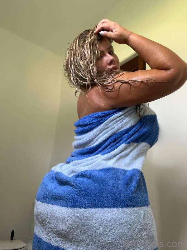 Wanna see me drop the towel later? 💦