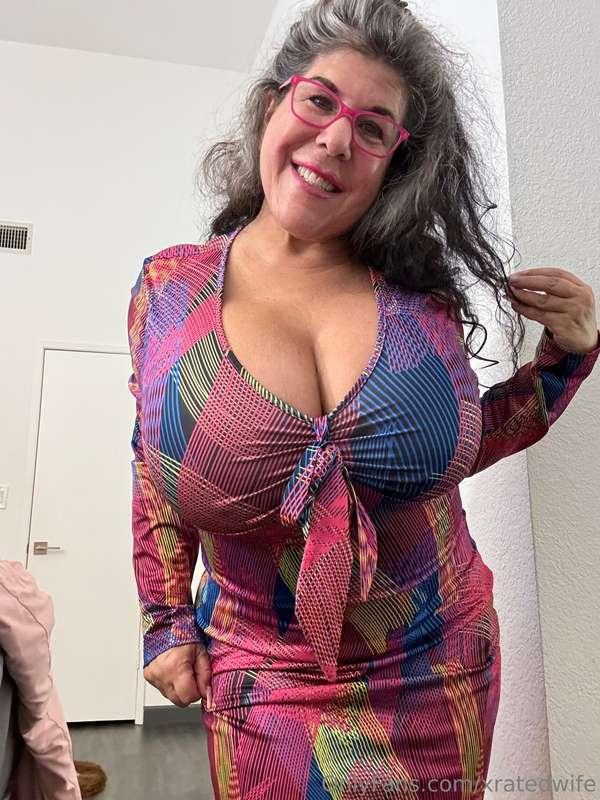 I love dressing up and teasing you! What is your favorite?? ..