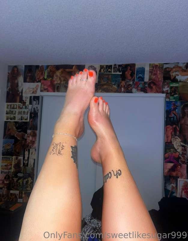 Heyyyyy foot freaks😘