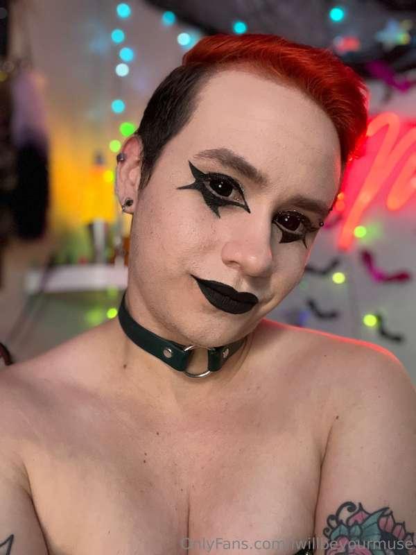 my eyes don't scare you, do they?