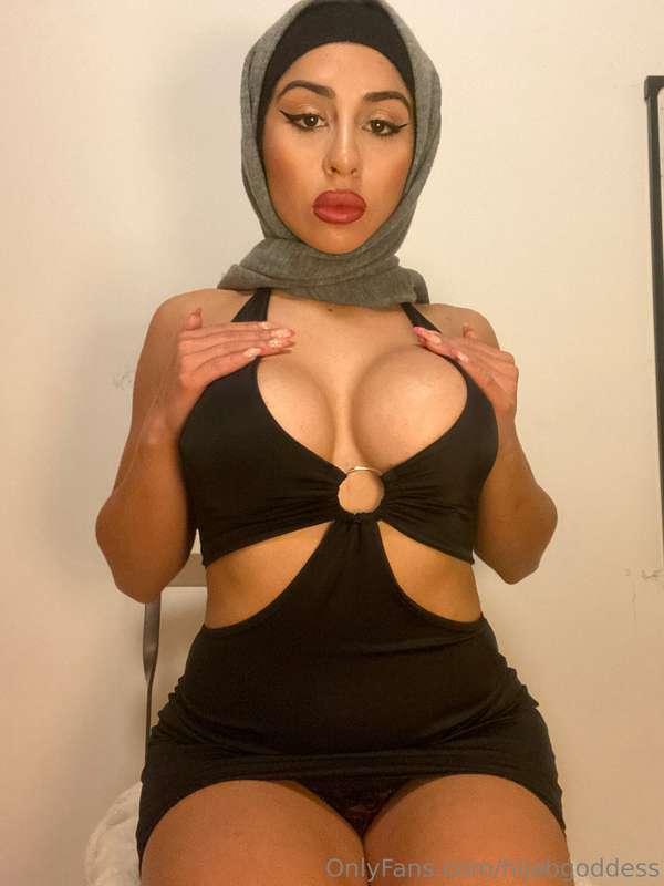Do you think I'm a naughty girl or a good girl? 