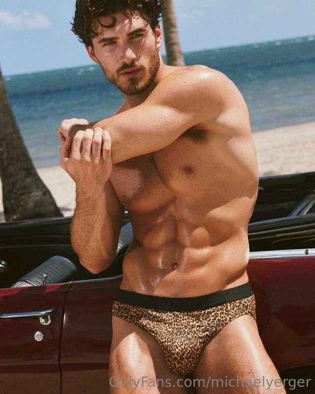 🐆🐆🐆🐆 let me pounce