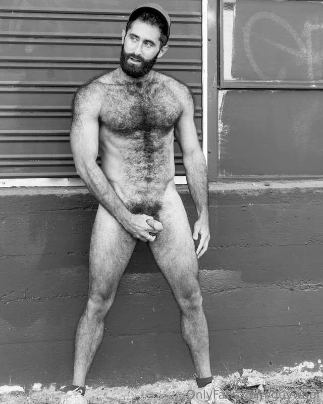 No matter how far you get, you can still see all that fur! M..