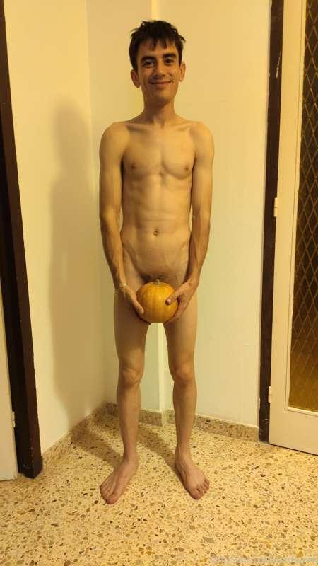 Ya queda menos para Halloween jajaja

I'm ready for next Hal..