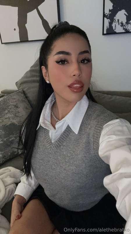 I’m a lady in the streets & a freak in the sheets 🤍🤭