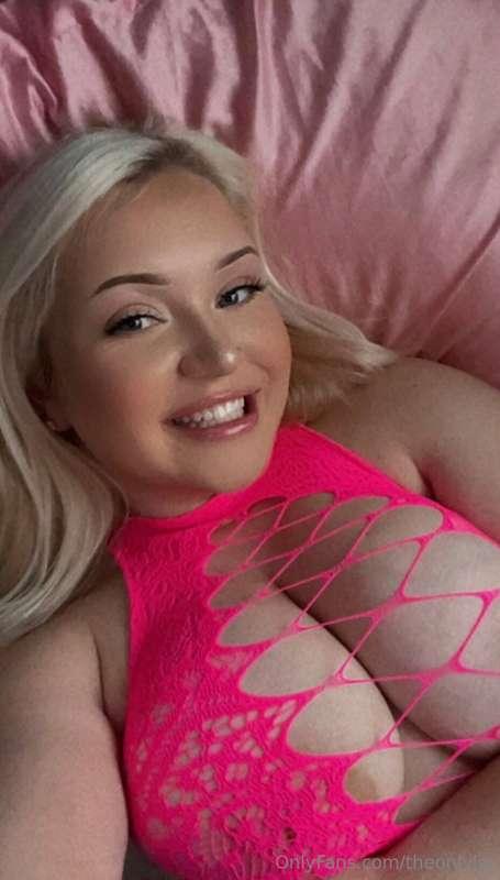 Would u cum on my face or tits? 💦 💦