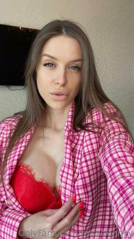 A pink plaid shirt reveals my seductiveness. Look at it and ..