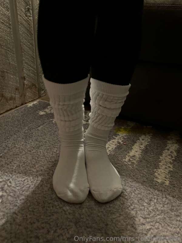mrs_footjobqueen image #1