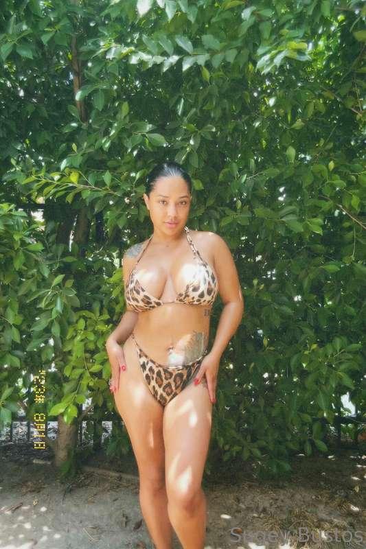 my curves, your problem 🍑