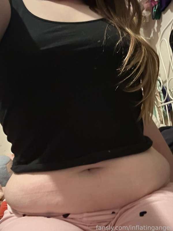 i looooove burrito bowls i could eat them all day istg 😫🙏🏻
#feedism #feederism #feedee #feeder #fatty #piggy #eating #gaining #gains #weightgain #stuffer #stuffing #belly #bellystuffing #inflating #inflation #inflatingbelly #youngfatty #biggirl #fupa #feedme #nsfwmukbang #mukbang #bbw #publicstuffing #pig #youngfeedee 
