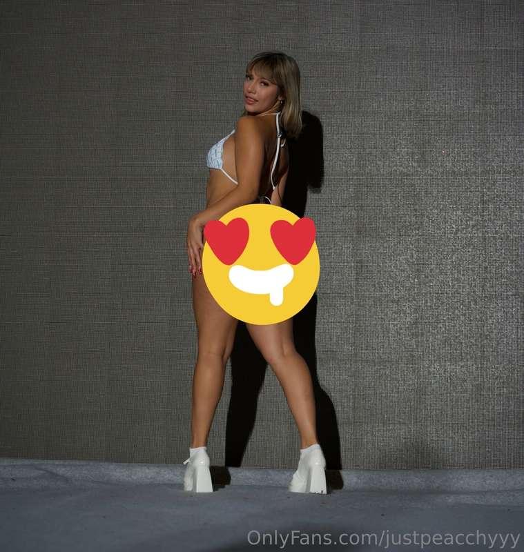 never before seen bts @ NYFW 🍑