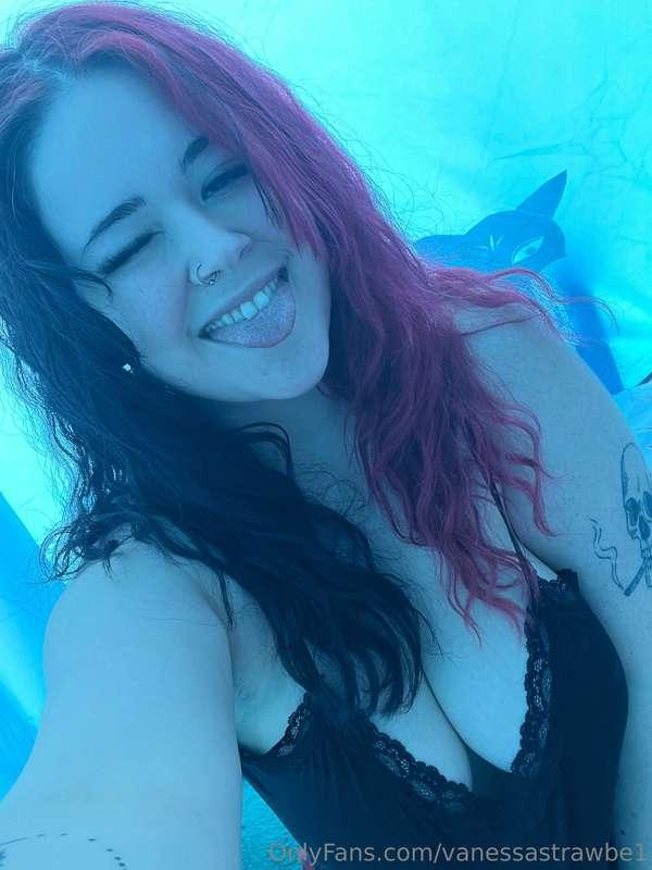 swipe to see sum titties
