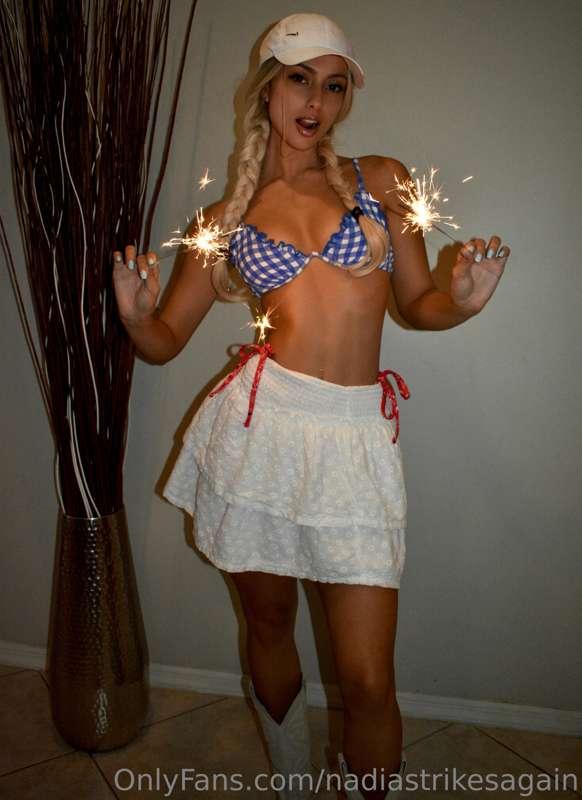 Miss America for the day🤠✨ 
Happy 4th!!😘🇺🇸 🦅🍺🎆