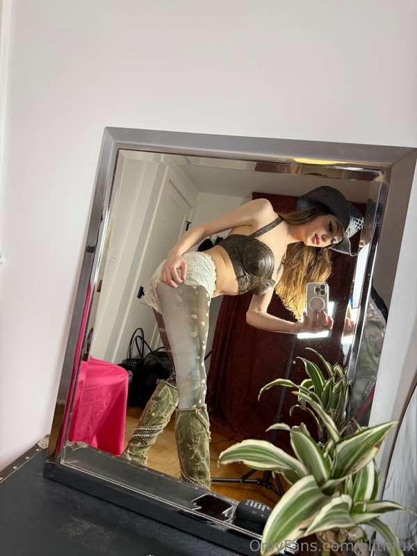You like it when I play dress up, don’t you? Come say hi in ..