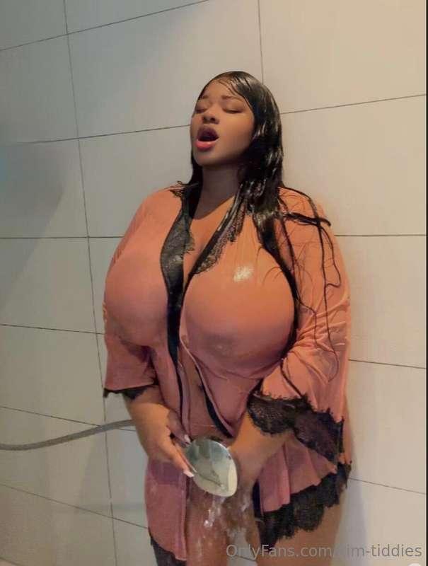 What’s better? This shower head or your mouth?? Check out my..