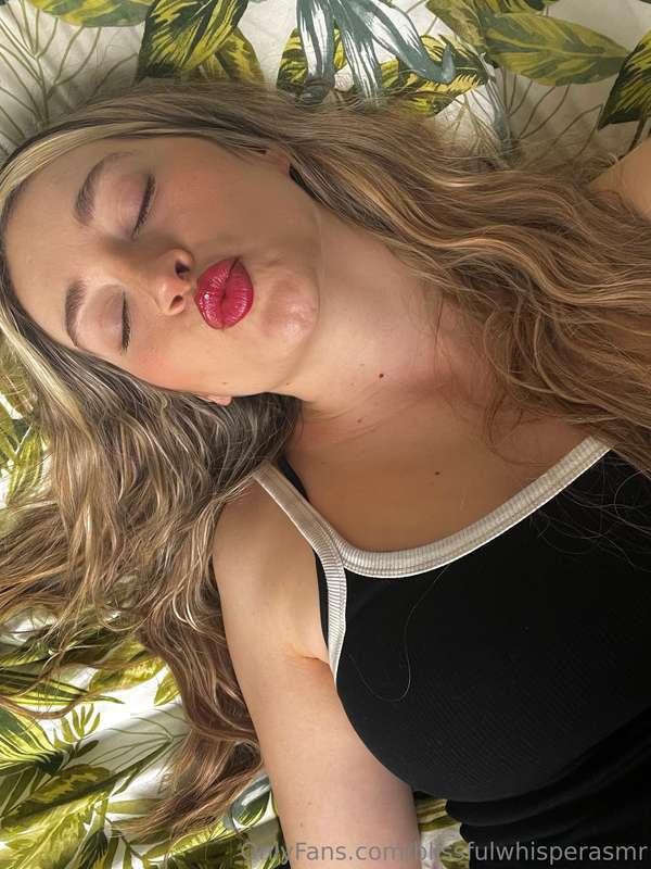 All 3 microphones not working today 😭 the universe is trying..