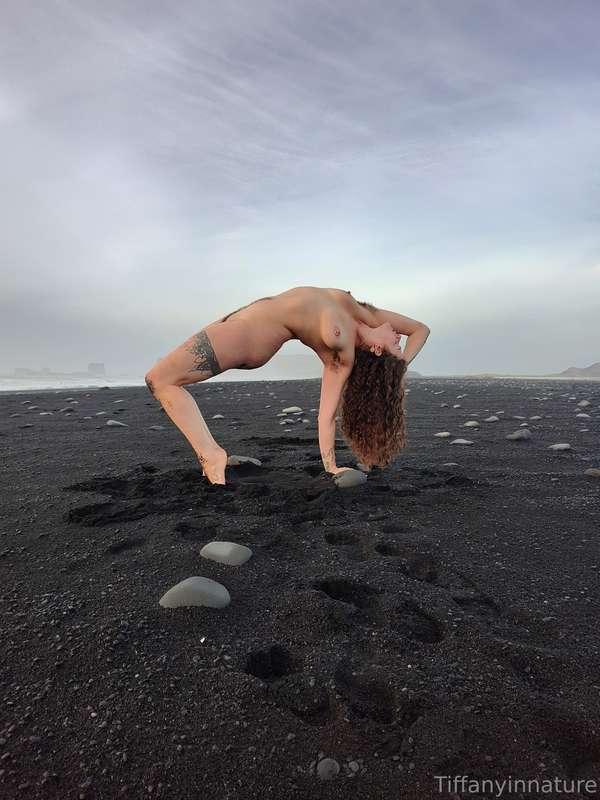 Doing my best to create new shapes in my poses so tell me wh..