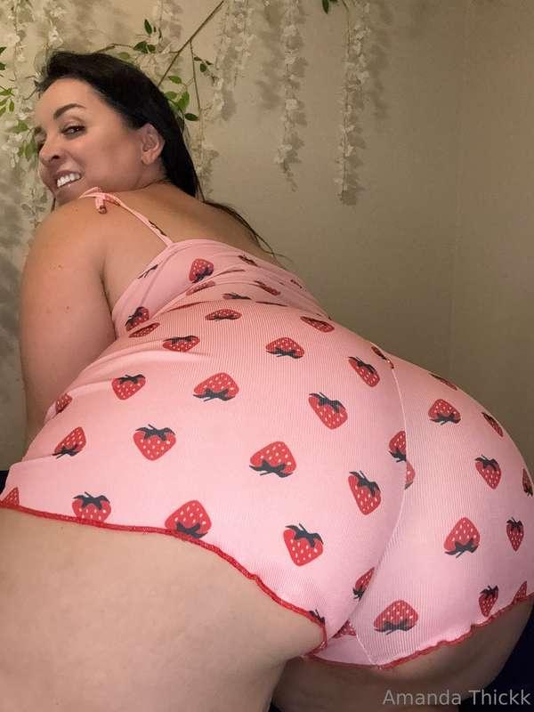 Take these PJs down and have a taste 👅