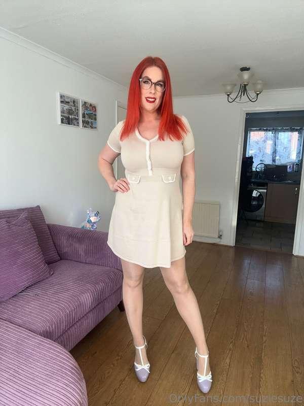 Good morning and happy Monday xDo you like my new dress ? Qu..