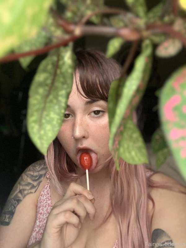 Happy Sunday! 🍭