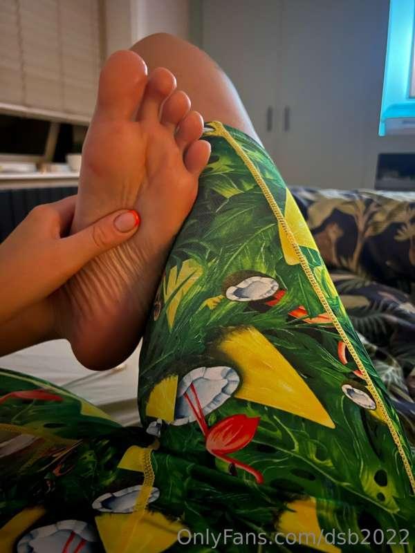 Nothing in this world like giving my soles a good squeeze be..