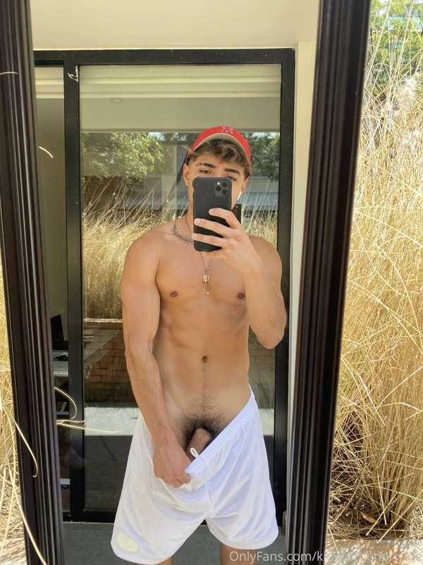 https://onlyfans.com/kingcarden , check out my premium page ..