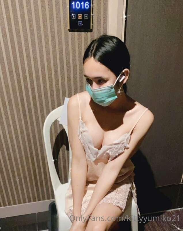 Hi now me stay in hospital because. Covid-19 
Sorry too much..